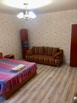 Гостиница Белая магнолия Алушта Улучшенный семейный номер-8