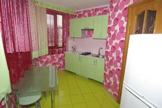 Гостиница Белая магнолия Алушта Трехместный номер с балконом-1