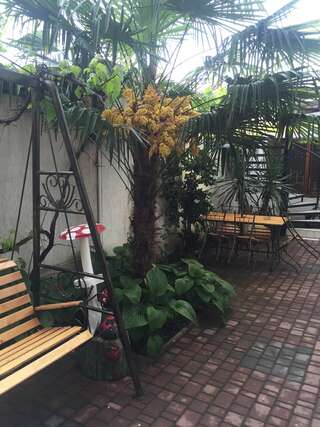 Гостиница Белая магнолия Алушта Стандартный трехместный номер-6