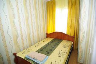 Гостиница Белая магнолия Алушта Стандартный четырехместный номер-3